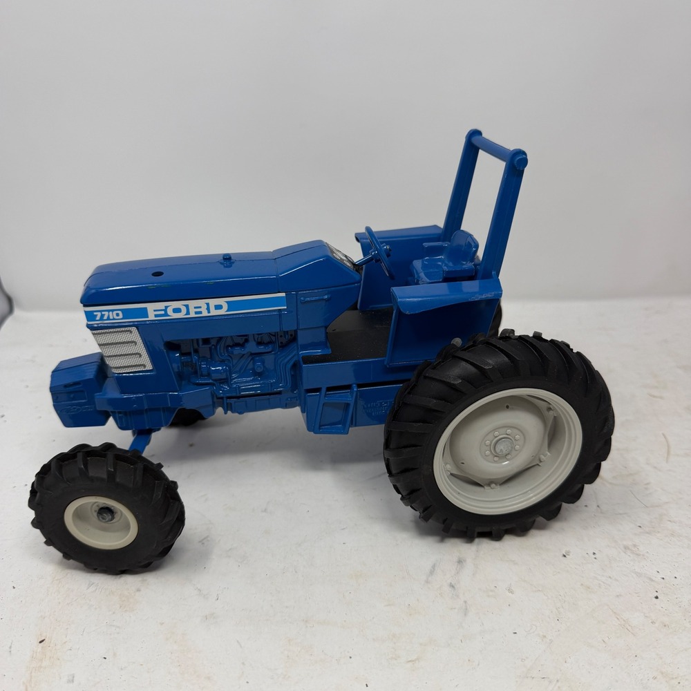 Ertl Ford 7710 Tractor 1/32 Scale Diecast Blue Farm Toy Missing Smoke Stack